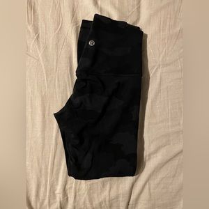 lululemon black camo leggings size 0/2 “21